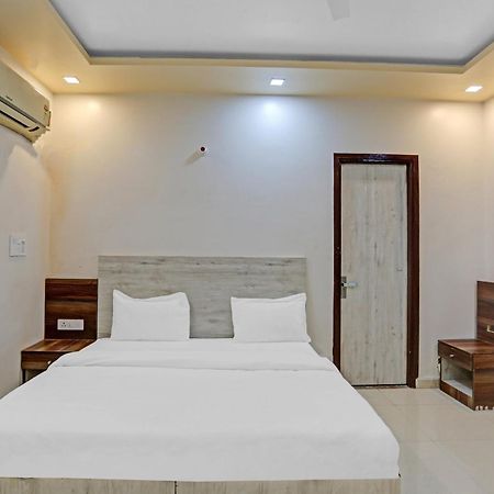OYO 85795 Hotel Expo View Greater Noida Buitenkant foto