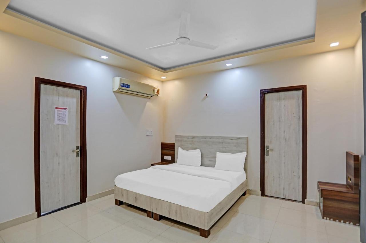 OYO 85795 Hotel Expo View Greater Noida Buitenkant foto