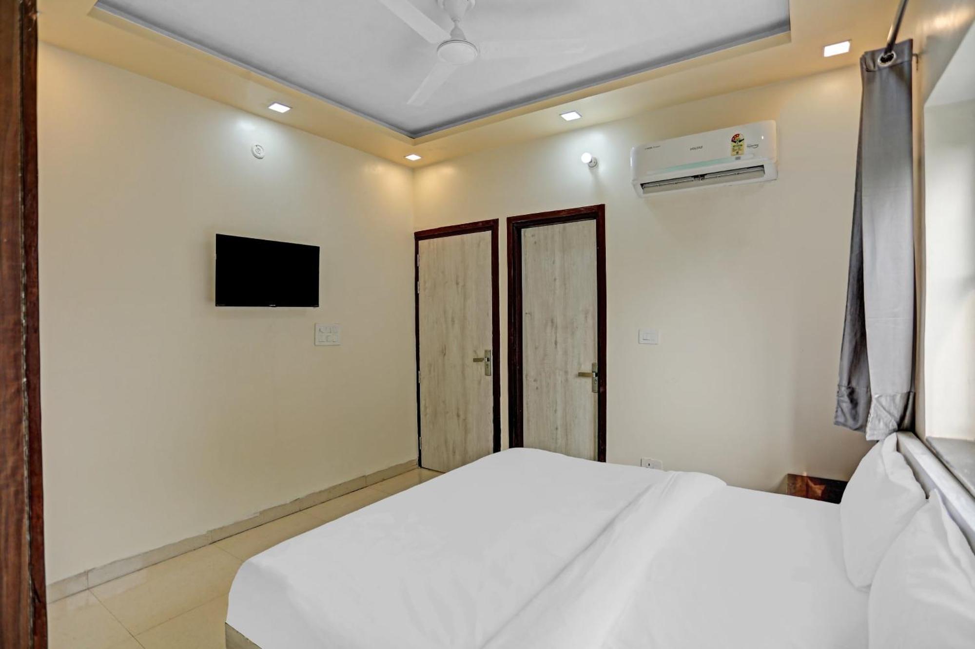 OYO 85795 Hotel Expo View Greater Noida Buitenkant foto