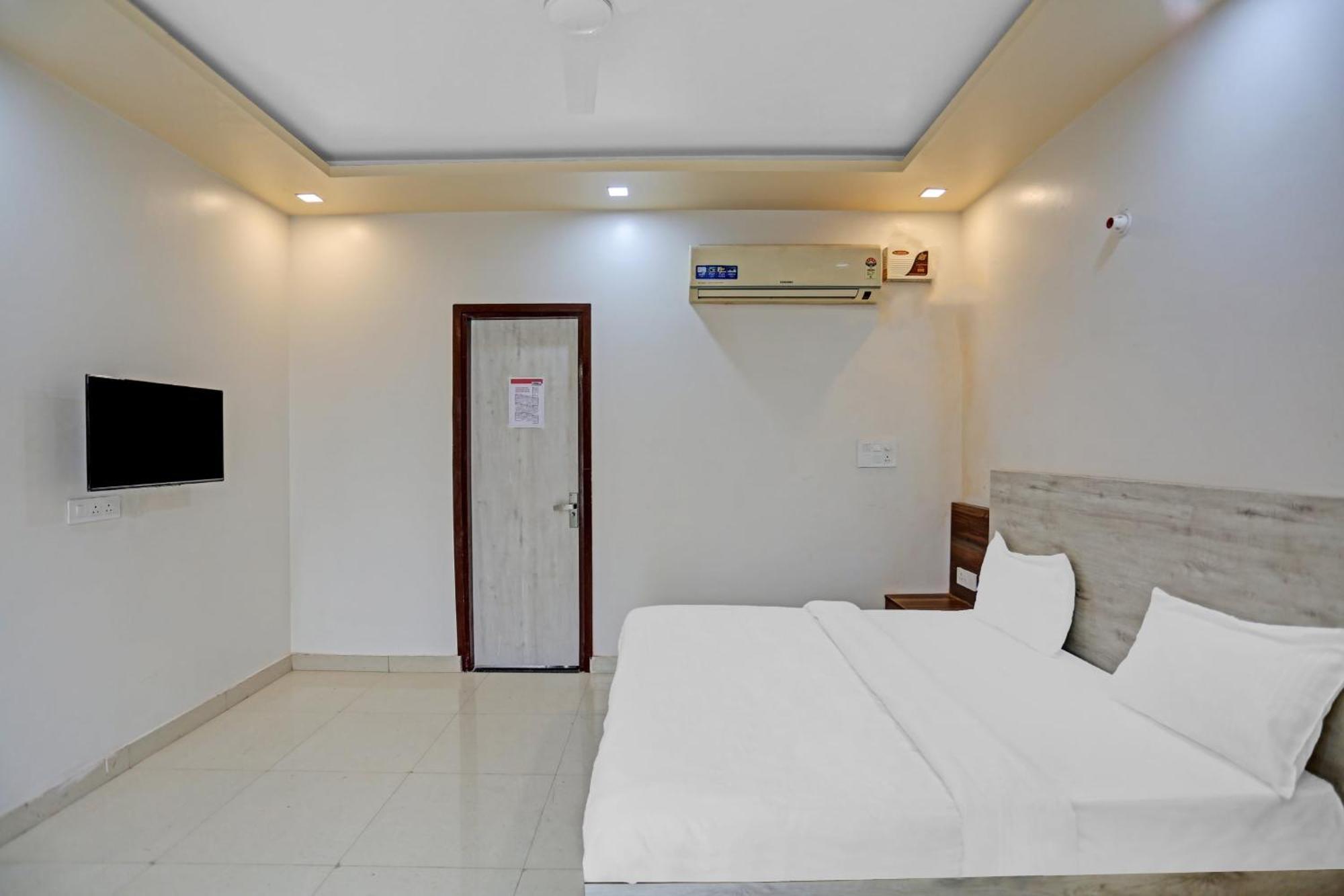 OYO 85795 Hotel Expo View Greater Noida Buitenkant foto